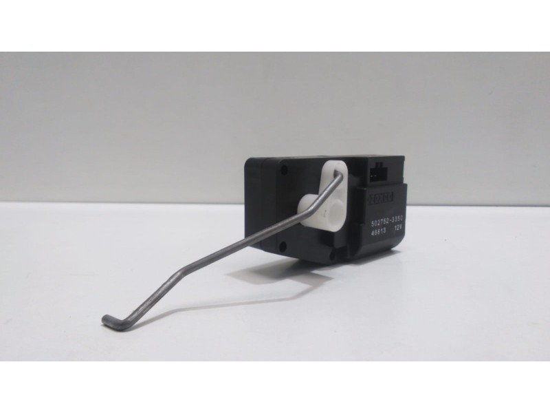 Recambio de motor apertura trampillas climatizador para suzuki grand vitara 5 puertas sq (ft) 2.0 td referencia OEM IAM 50275233