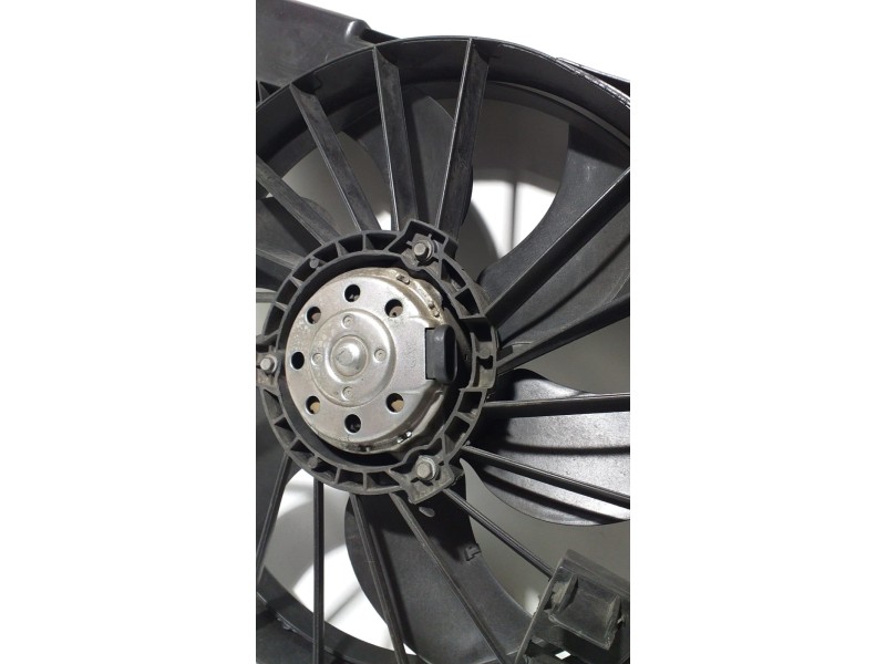 Recambio de electroventilador para renault scenic ii emotion referencia OEM IAM 8240357 68405 