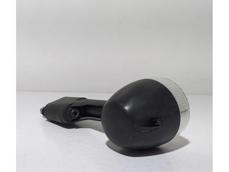 Recambio de piloto trasero izquierdo para derbi senda 125 senda 125 r referencia OEM IAM HONDAJD09E 68416 