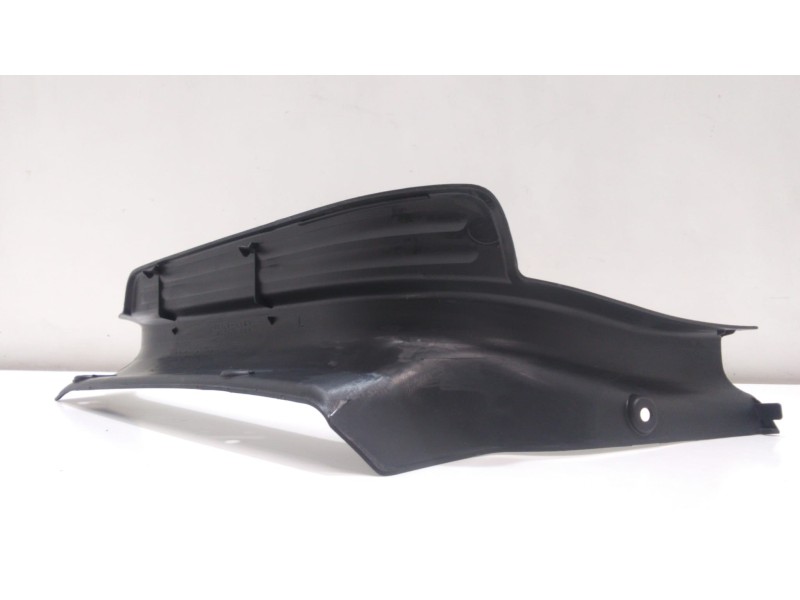 Recambio de molduras traseras para suzuki grand vitara 5 puertas sq (ft) 2.0 td referencia OEM IAM 7618165D0 49704 