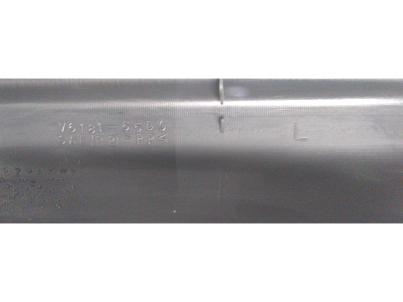 Recambio de molduras traseras para suzuki grand vitara 5 puertas sq (ft) 2.0 td referencia OEM IAM 7618165D0 49704 