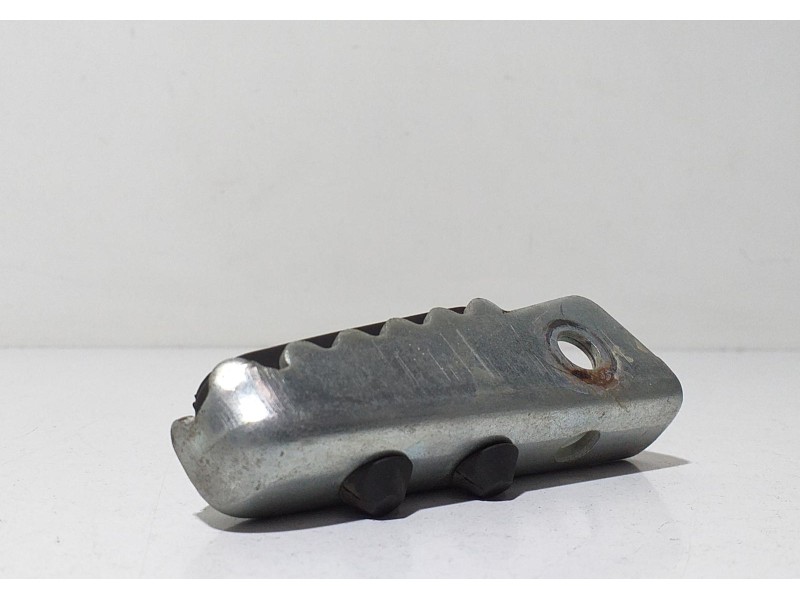 Recambio de estribo para derbi senda 125 senda 125 r referencia OEM IAM HONDAJD09E 68421 