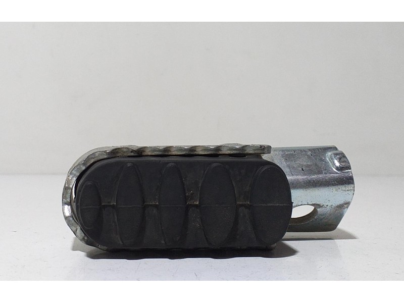 Recambio de estribo para derbi senda 125 senda 125 r referencia OEM IAM HONDAJD09E 68422 