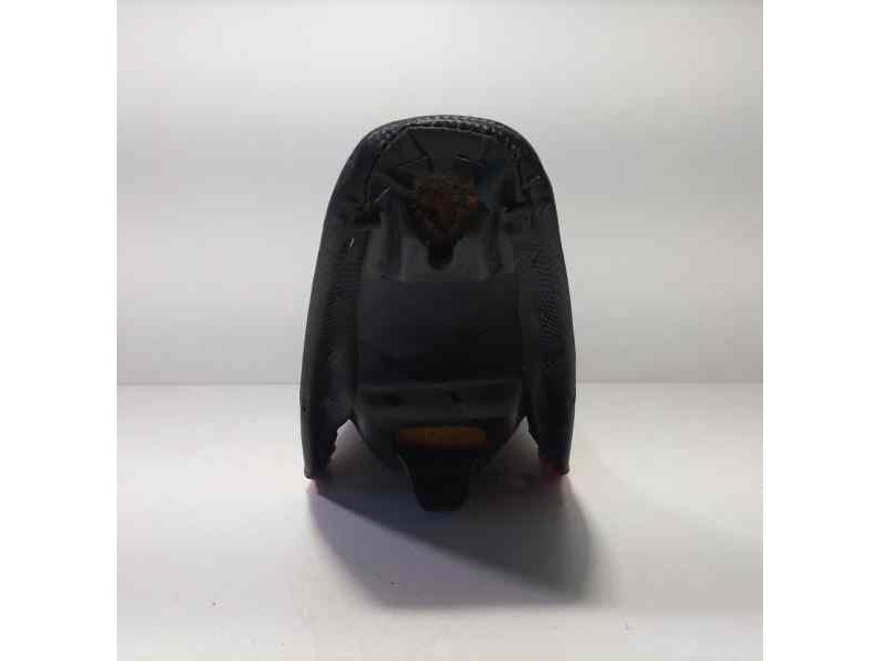 Recambio de asiento delantero para malaguti . twuelve 2010 referencia OEM IAM  86858 