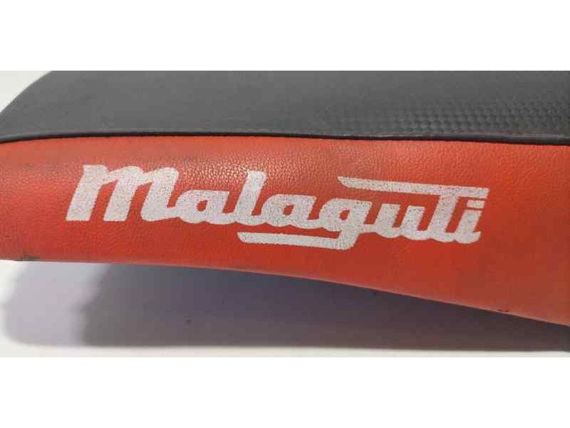 Recambio de asiento delantero para malaguti . twuelve 2010 referencia OEM IAM  86858 