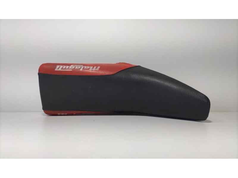 Recambio de asiento delantero para malaguti . twuelve 2010 referencia OEM IAM  86858 