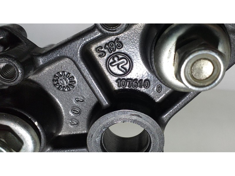 Recambio de columna direccion para derbi senda 125 senda 125 r referencia OEM IAM HONDAJD09E 68442 