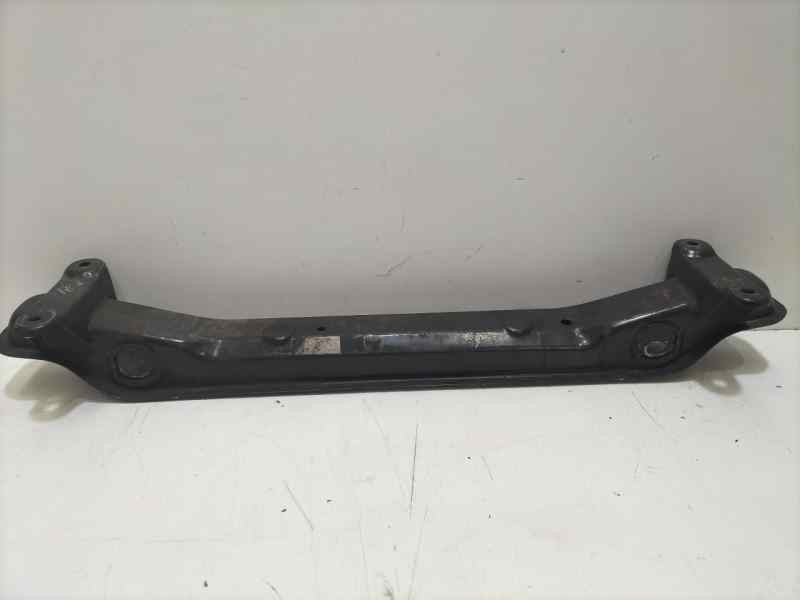 Recambio de travesaño inferior para hyundai h 1 starex h 1 starex td referencia OEM IAM 4D56 86703 