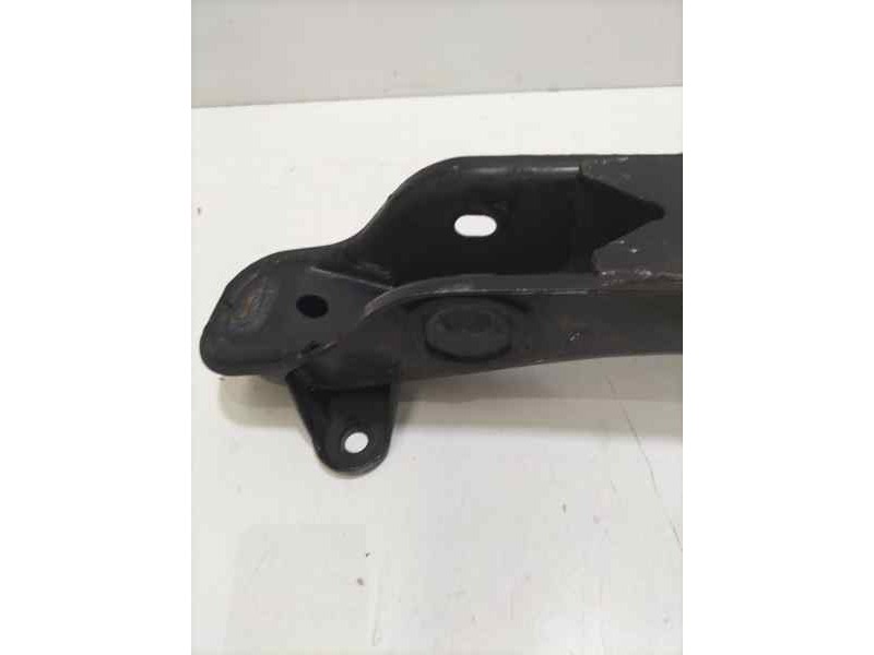 Recambio de travesaño inferior para hyundai h 1 starex h 1 starex td referencia OEM IAM 4D56 86703 