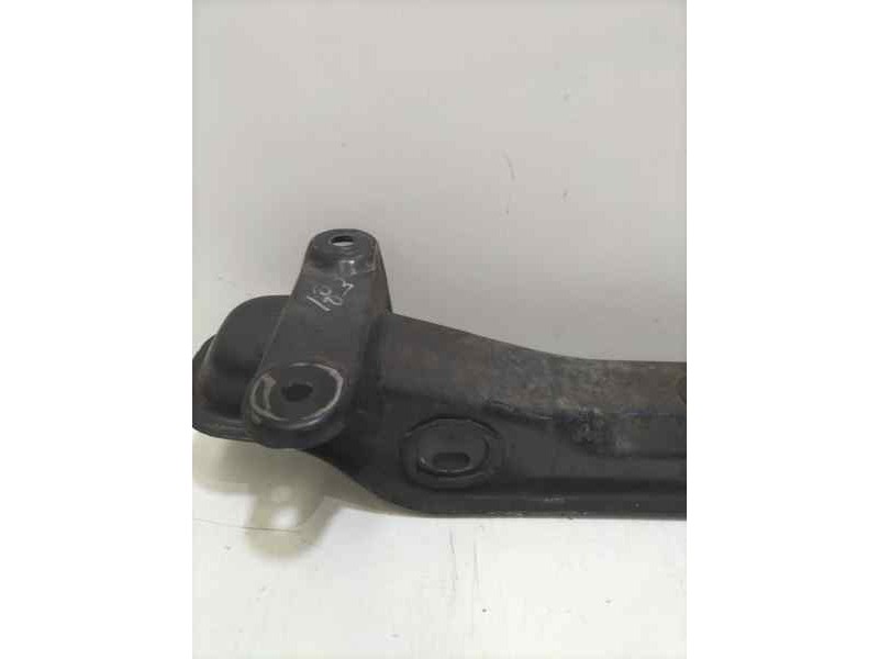 Recambio de travesaño inferior para hyundai h 1 starex h 1 starex td referencia OEM IAM 4D56 86703 