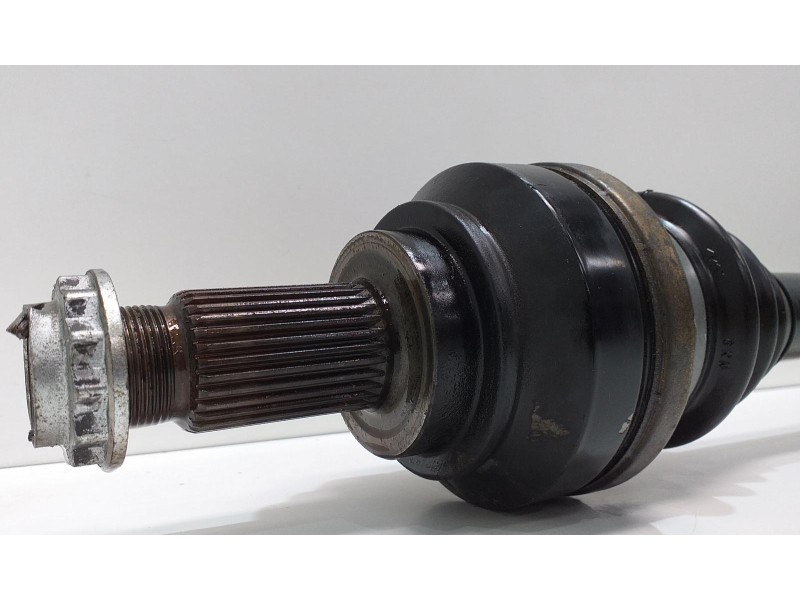 Recambio de transmision trasera izquierda para bmw serie 7 (e65/e66) 735i referencia OEM IAM 7520205 53481 