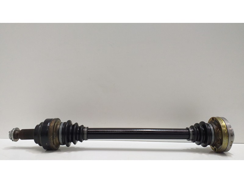 Recambio de transmision trasera izquierda para bmw serie 7 (e65/e66) 735i referencia OEM IAM 7520205 53481 