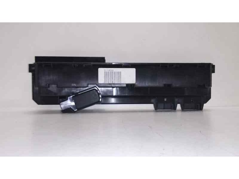Recambio de caja reles / fusibles para bmw serie 5 berlina (e60) 530i referencia OEM IAM 10688710 45567 