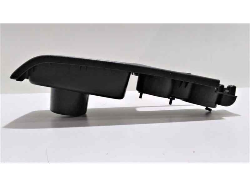 Recambio de moldura para ford fiesta (ccn) trend referencia OEM IAM 0526100792701 46277 