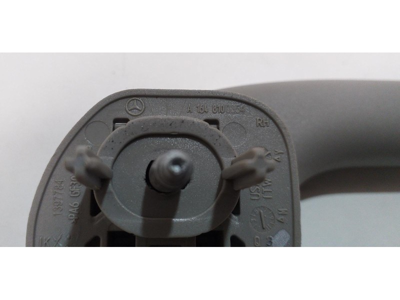 Recambio de maneta interior delantera derecha para mercedes-benz clase r (w251) 500 l 4matic (251.172) referencia OEM IAM A16481