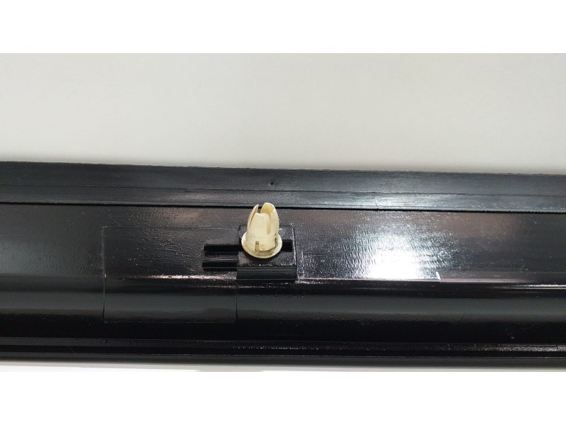 Recambio de molduras delanteras para mercedes-benz clase r (w251) 500 l 4matic (251.172) referencia OEM IAM A2516800135 53572 