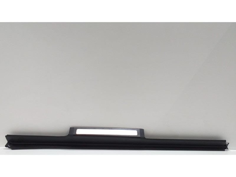 Recambio de molduras delanteras para mercedes-benz clase r (w251) 500 l 4matic (251.172) referencia OEM IAM A2516800135 53572 