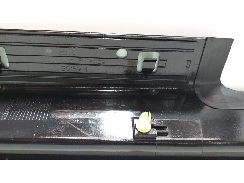 Recambio de molduras delanteras para mercedes-benz clase r (w251) 500 l 4matic (251.172) referencia OEM IAM A2516800135 53572 
