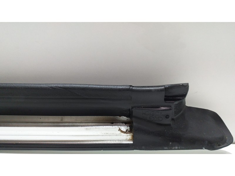 Recambio de molduras traseras para mercedes-benz clase r (w251) 500 l 4matic (251.172) referencia OEM IAM 25169078 53574 