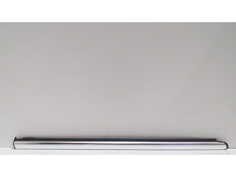 Recambio de molduras traseras para mercedes-benz clase r (w251) 500 l 4matic (251.172) referencia OEM IAM 25169077 53577 