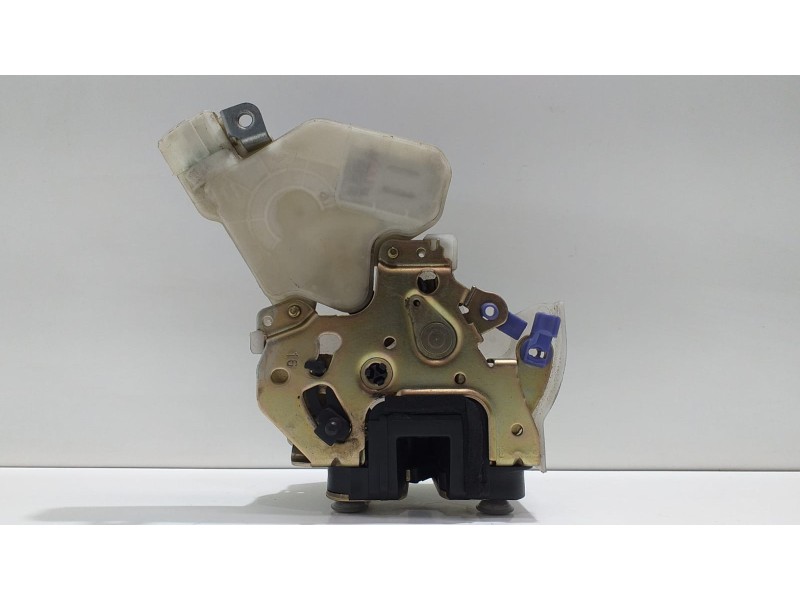 Recambio de cerradura puerta trasera derecha para nissan x-trail (t30) comfort referencia OEM IAM 805524U300 53983 