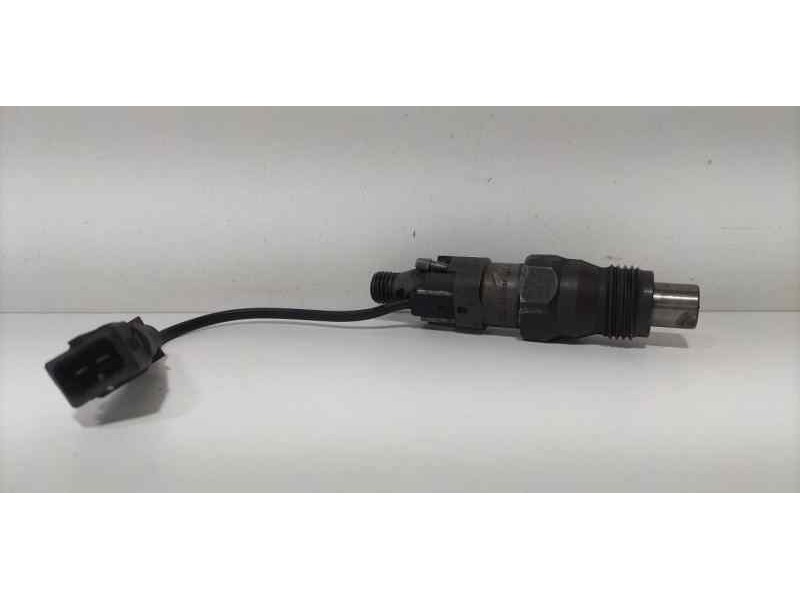 Recambio de inyector para nissan terrano/terrano.ii (r20) 2.7 turbodiesel referencia OEM IAM KCA17S102 87153 