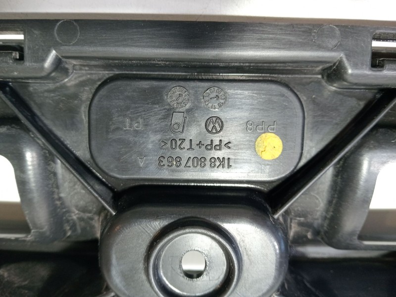 Recambio de molduras traseras para volkswagen scirocco (137) 1.4 tsi (118kw) referencia OEM IAM 1K8807863  