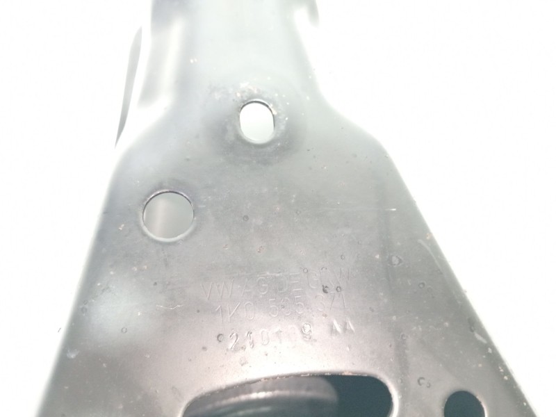 Recambio de soporte brazo suspension trasero izquierdo para volkswagen scirocco (137) 1.4 tsi (118kw) referencia OEM IAM 1K05053