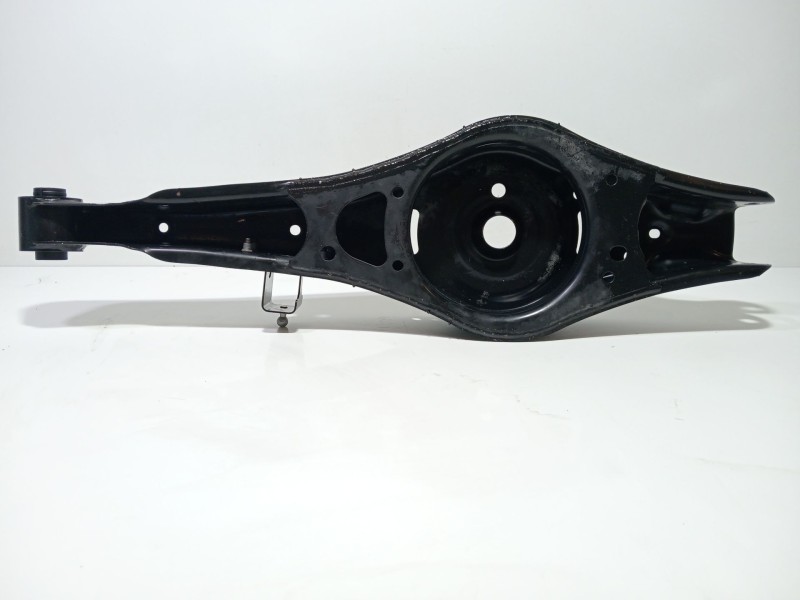 Recambio de soporte brazo suspension trasero izquierdo para volkswagen scirocco (137) 1.4 tsi (118kw) referencia OEM IAM   