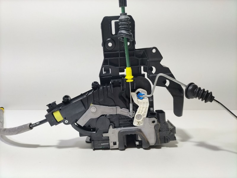 Recambio de cerradura puerta delantera derecha para mercedes-benz clase c (w205) familiar c 220 t d (205.214) referencia OEM IAM