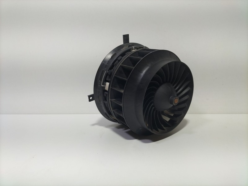 Recambio de motor calefaccion para mercedes-benz clase c (w205) familiar c 220 t d (205.214) referencia OEM IAM 0130309006  