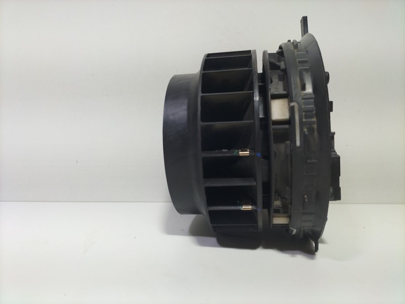 Recambio de motor calefaccion para mercedes-benz clase c (w205) familiar c 220 t d (205.214) referencia OEM IAM 0130309006  