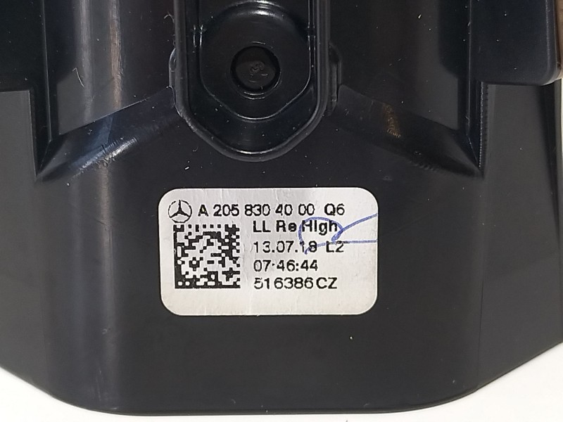 Recambio de rejilla aireadora para mercedes-benz clase c (w205) familiar c 220 t d (205.214) referencia OEM IAM A2058304000Q6  