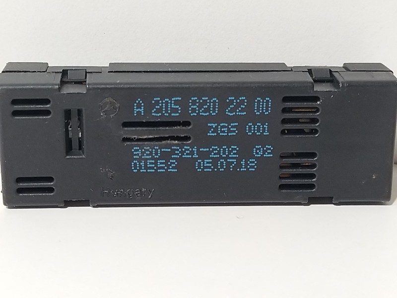 Recambio de antena para mercedes-benz clase c (w205) familiar c 220 t d (205.214) referencia OEM IAM A2058202200  