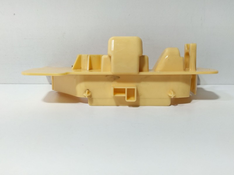 Recambio de moldura para mercedes-benz clase c (w205) familiar c 220 t d (205.214) referencia OEM IAM A2054700138  