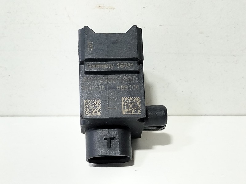 Recambio de sensor de impacto para mercedes-benz clase c (w205) familiar c 220 t d (205.214) referencia OEM IAM A2139051300  