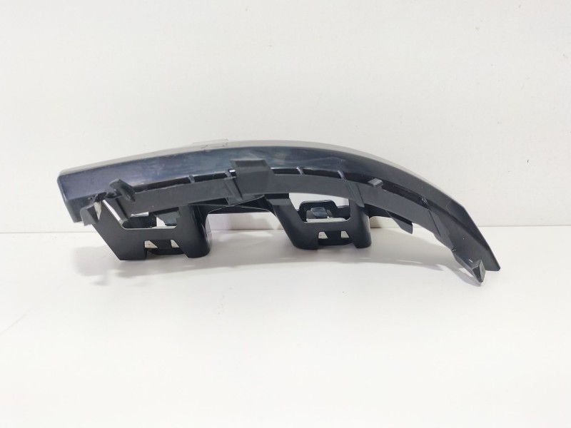 Recambio de molduras traseras para mercedes-benz clase c (w205) familiar c 220 t d (205.214) referencia OEM IAM A2058851965  