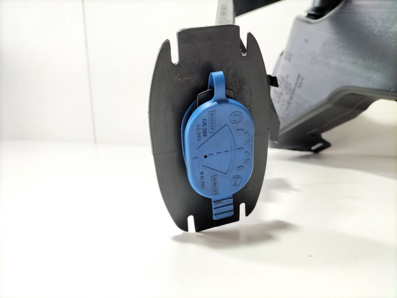 Recambio de deposito limpia para mercedes-benz clase c (w205) familiar c 220 t d (205.214) referencia OEM IAM A205860  