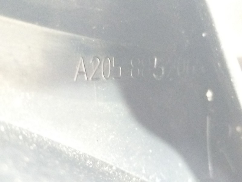 Recambio de molduras traseras para mercedes-benz clase c (w205) familiar c 220 t d (205.214) referencia OEM IAM A2058857065  