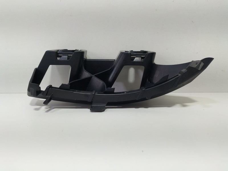 Recambio de molduras traseras para mercedes-benz clase c (w205) familiar c 220 t d (205.214) referencia OEM IAM A2058857065  