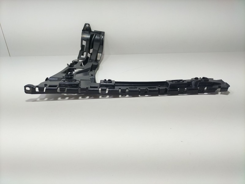 Recambio de molduras traseras para mercedes-benz clase c (w205) familiar c 220 t d (205.214) referencia OEM IAM A2058802002  