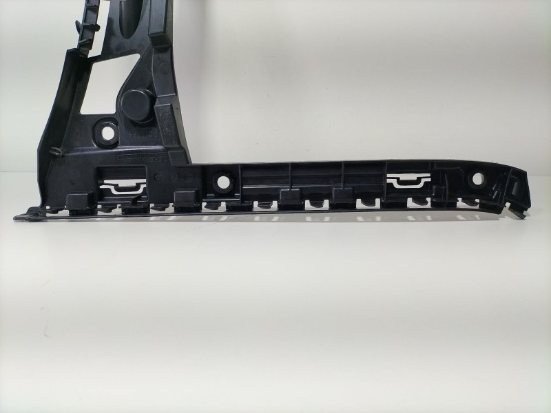 Recambio de molduras traseras para mercedes-benz clase c (w205) familiar c 220 t d (205.214) referencia OEM IAM A2058802102  