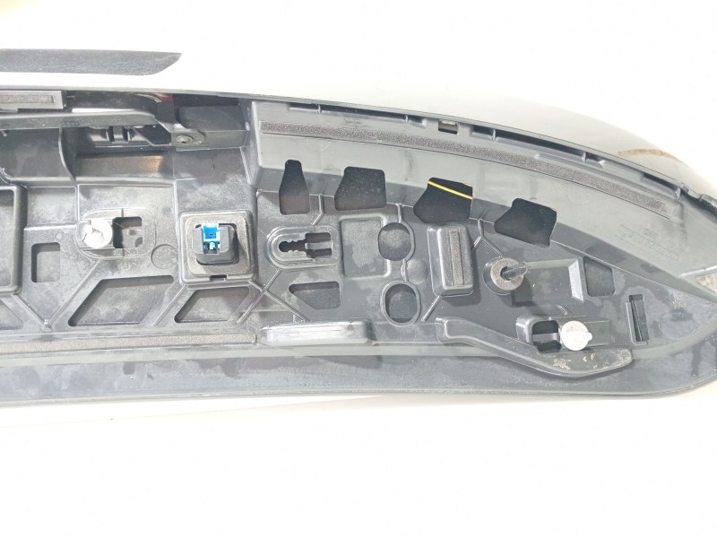 Recambio de aleron trasero para mercedes-benz clase c (w205) familiar c 220 t d (205.214) referencia OEM IAM A2057901200  