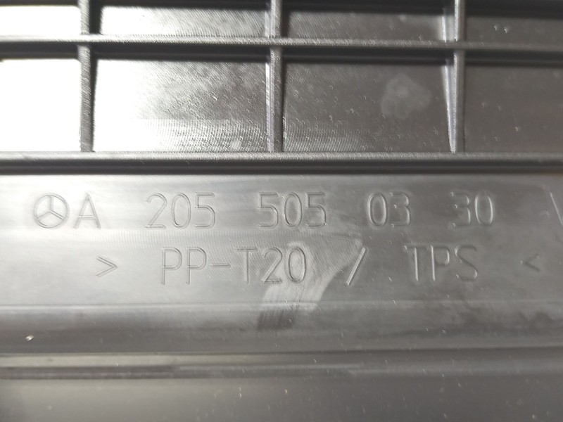 Recambio de moldura para mercedes-benz clase c (w205) familiar c 220 t d (205.214) referencia OEM IAM A2055050330  