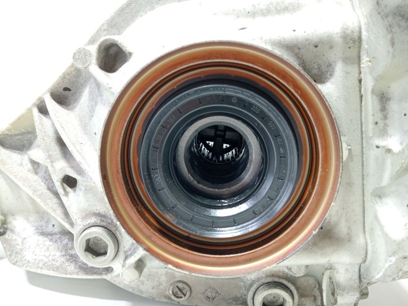 Recambio de diferencial trasero para mercedes-benz clase c (w205) familiar c 220 t d (205.214) referencia OEM IAM A2143510008  