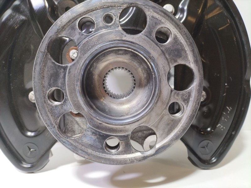 Recambio de mangueta trasera derecha para mercedes-benz clase c (w205) familiar c 220 t d (205.214) referencia OEM IAM A20535088