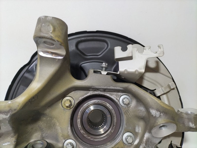 Recambio de mangueta trasera derecha para mercedes-benz clase c (w205) familiar c 220 t d (205.214) referencia OEM IAM A20535088