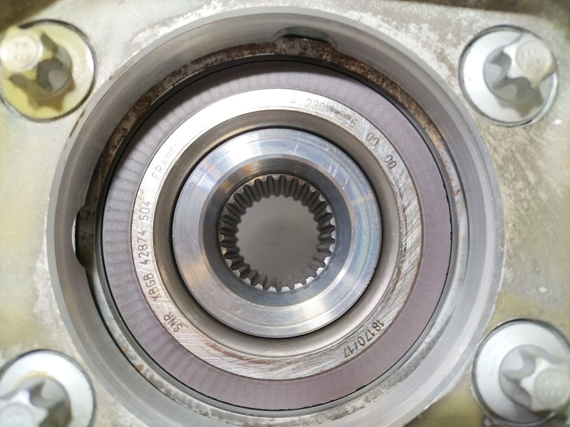 Recambio de mangueta trasera derecha para mercedes-benz clase c (w205) familiar c 220 t d (205.214) referencia OEM IAM A20535088