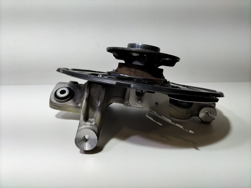 Recambio de mangueta trasera derecha para mercedes-benz clase c (w205) familiar c 220 t d (205.214) referencia OEM IAM A20535088