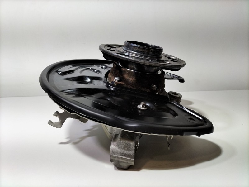 Recambio de mangueta trasera derecha para mercedes-benz clase c (w205) familiar c 220 t d (205.214) referencia OEM IAM A20535088